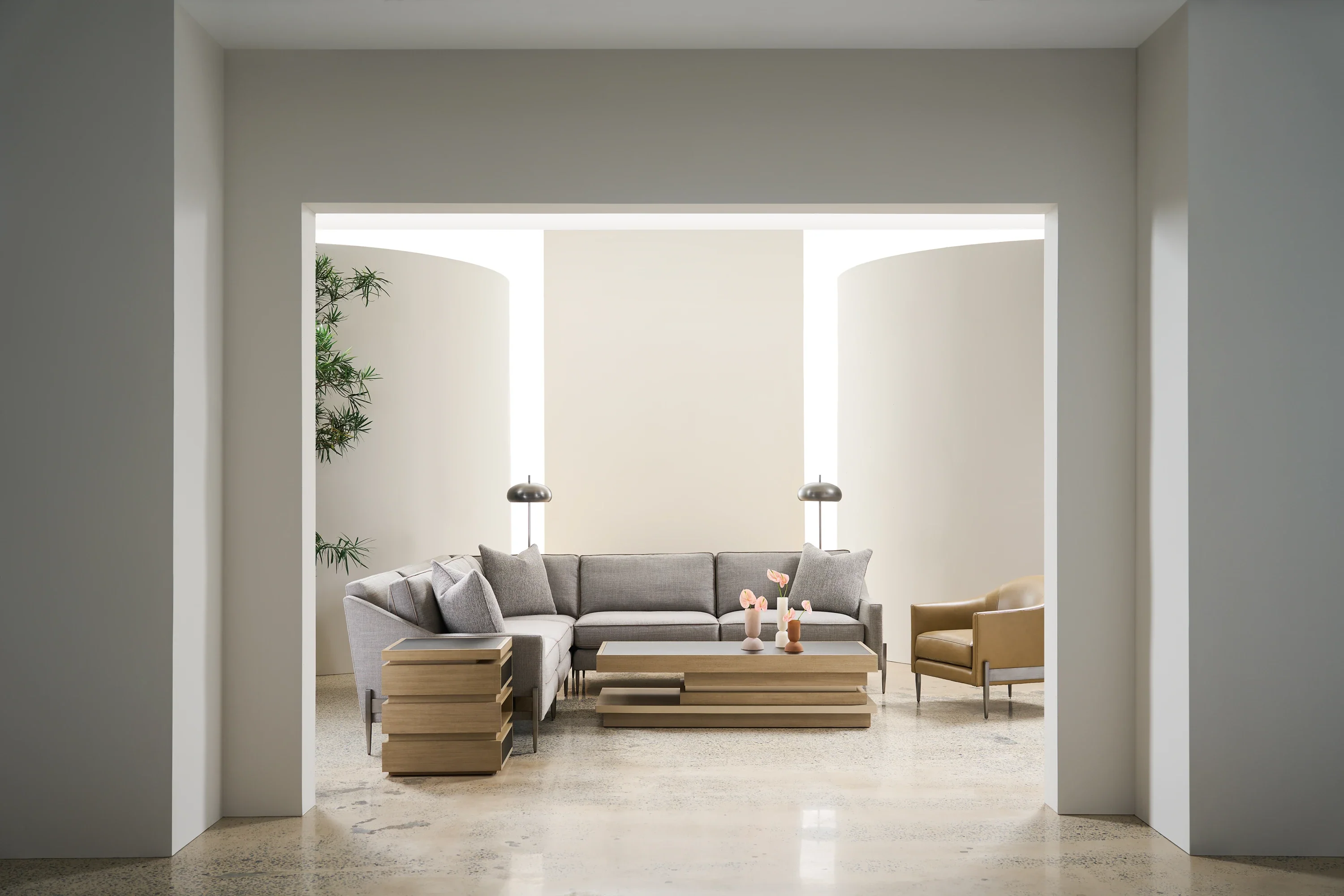 La Moda End Table Petite - Image 3