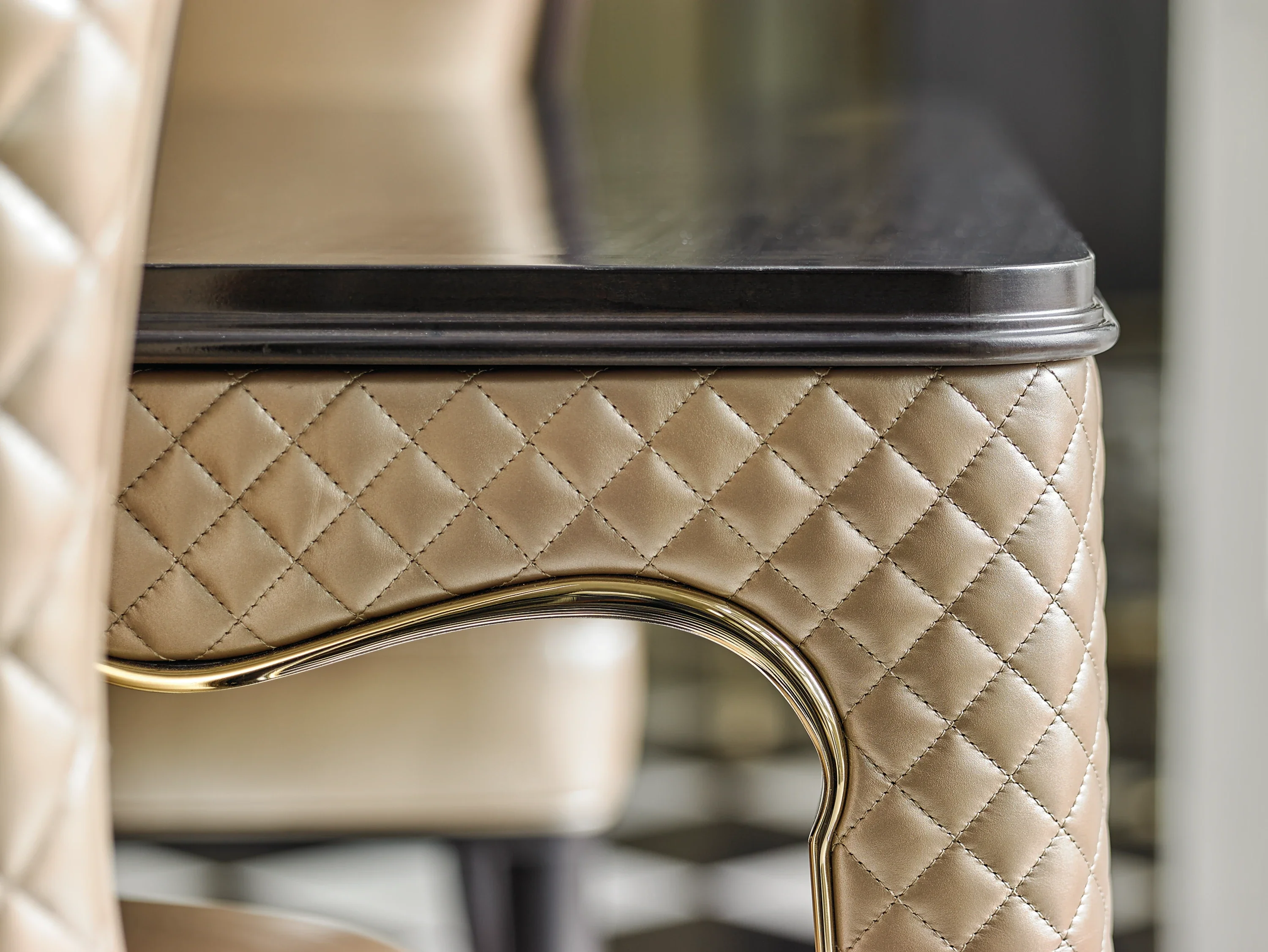 The Aristocrat Dining Table - Image 14